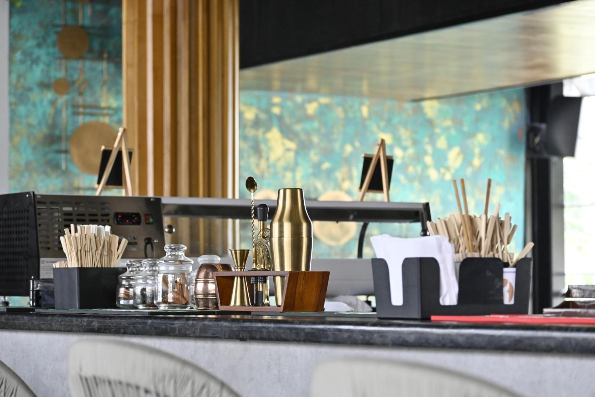 Fortune Jp Palace, Mysore - Member Itc Hotels' Group Bagian luar foto A coffee bar