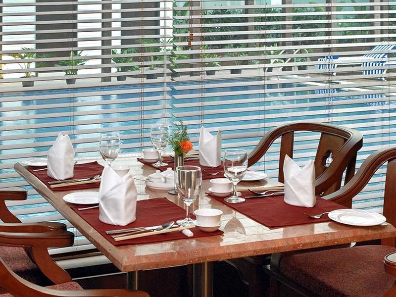 Fortune Jp Palace, Mysore - Member Itc Hotels' Group Bagian luar foto The Poolside Restaurant
