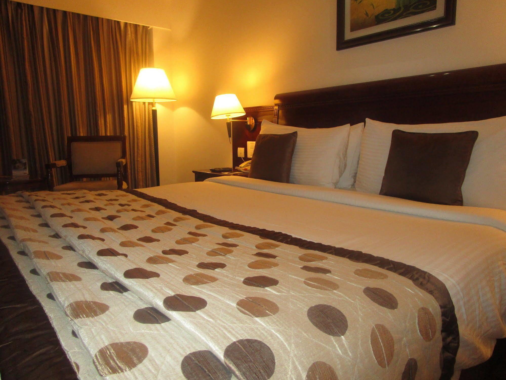 Fortune Jp Palace, Mysore - Member Itc Hotels' Group Bagian luar foto A room at the hotel